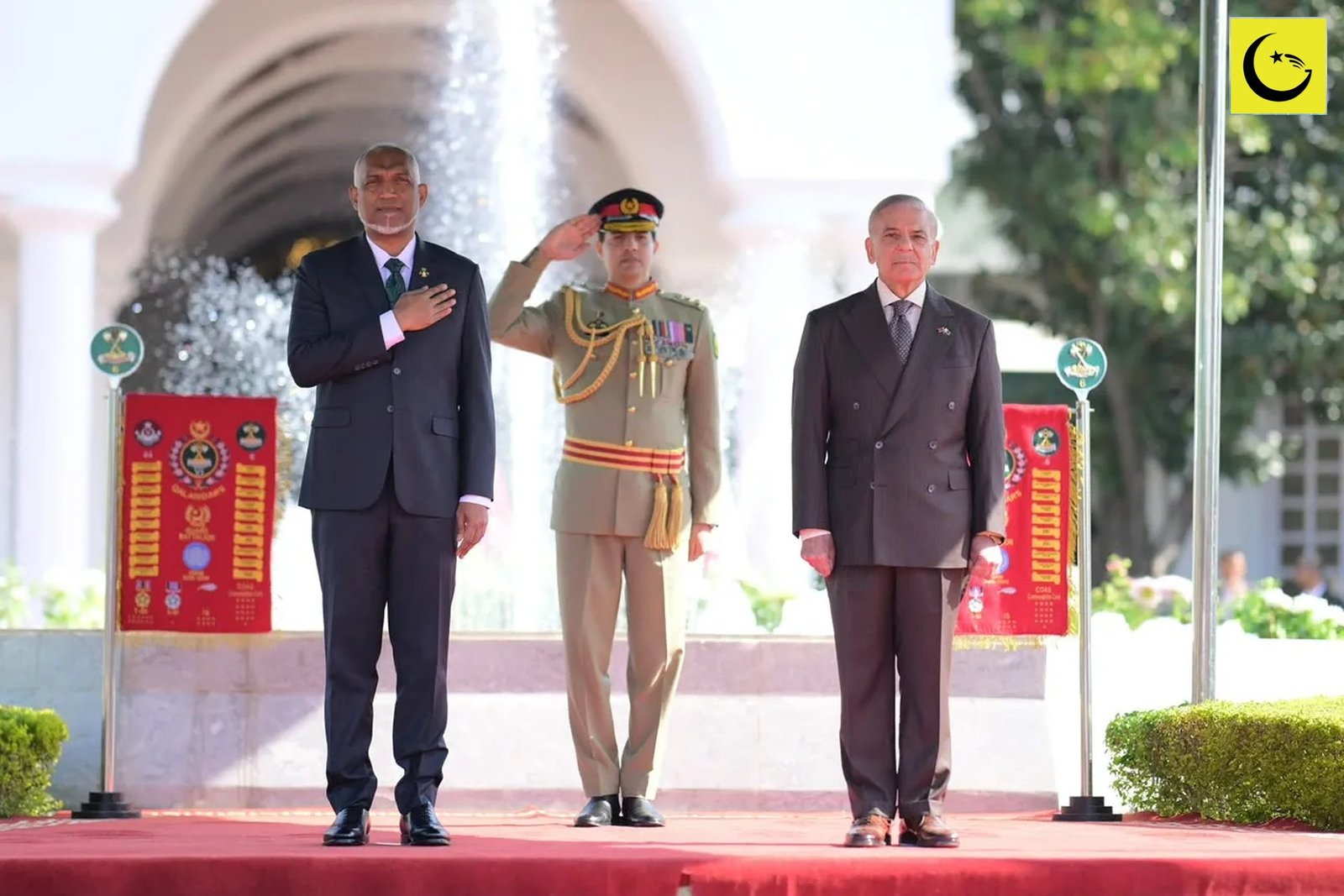 Pakistan Maldives Trade 2026 ceremonial welcome for President Dr Mohamed Muizzu with Prime Minister Shehbaz Sharif at Prime Minister House in Islamabad