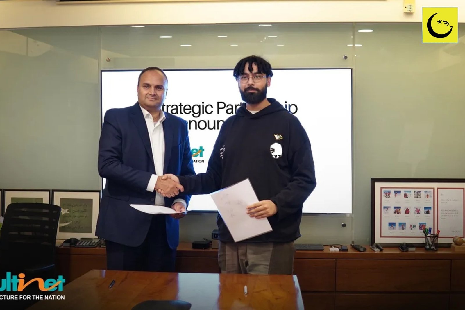 World Context hackathon: World Context CEO Sherdil Ali Khan with Multinet Pakistan CEO Adnan Zaidi at the partnership signing