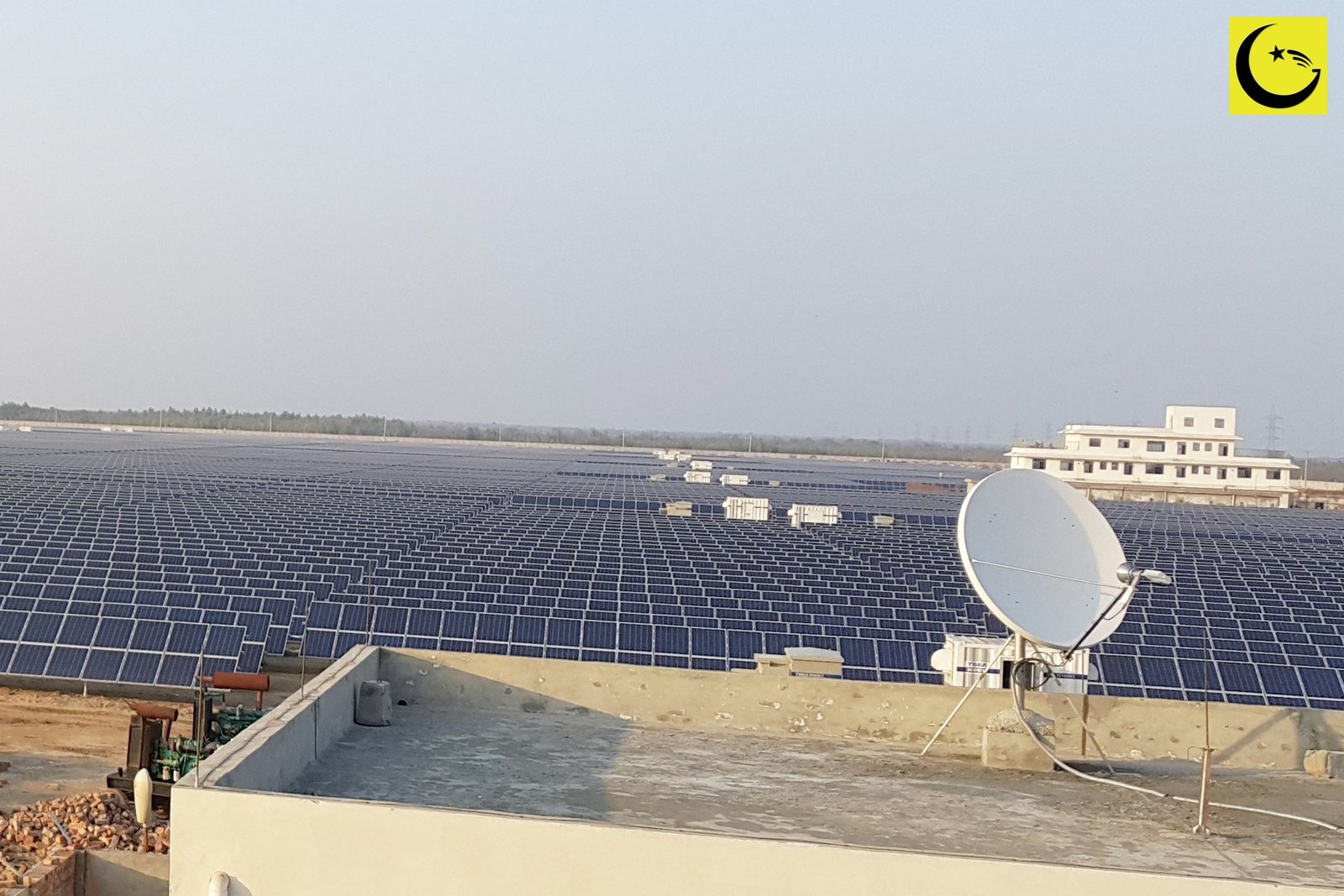 Solar panels at the Quaid-e-Azam Solar Park in Bahawalpur, the kind of climate project the Karandaaz Green Climate Fund accreditation can help finance