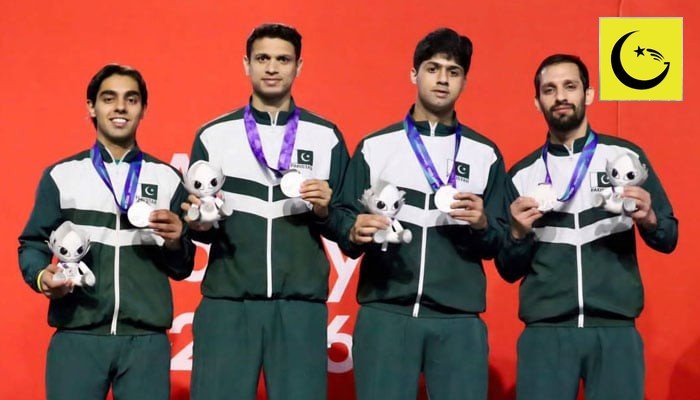 Pakistan squash team with Asian Games silver medals in Nagoya